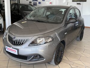 LANCIA YPSILON 1.0 FIREFLY S&S HYBRID SILVER MY22
