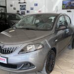 LANCIA YPSILON 1.0 FIREFLY S&S HYBRID SILVER MY22 full