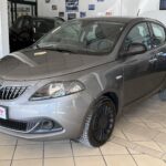 LANCIA YPSILON 1.0 FIREFLY S&S HYBRID SILVER MY22 full
