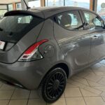 LANCIA YPSILON 1.0 FIREFLY S&S HYBRID SILVER MY22 full