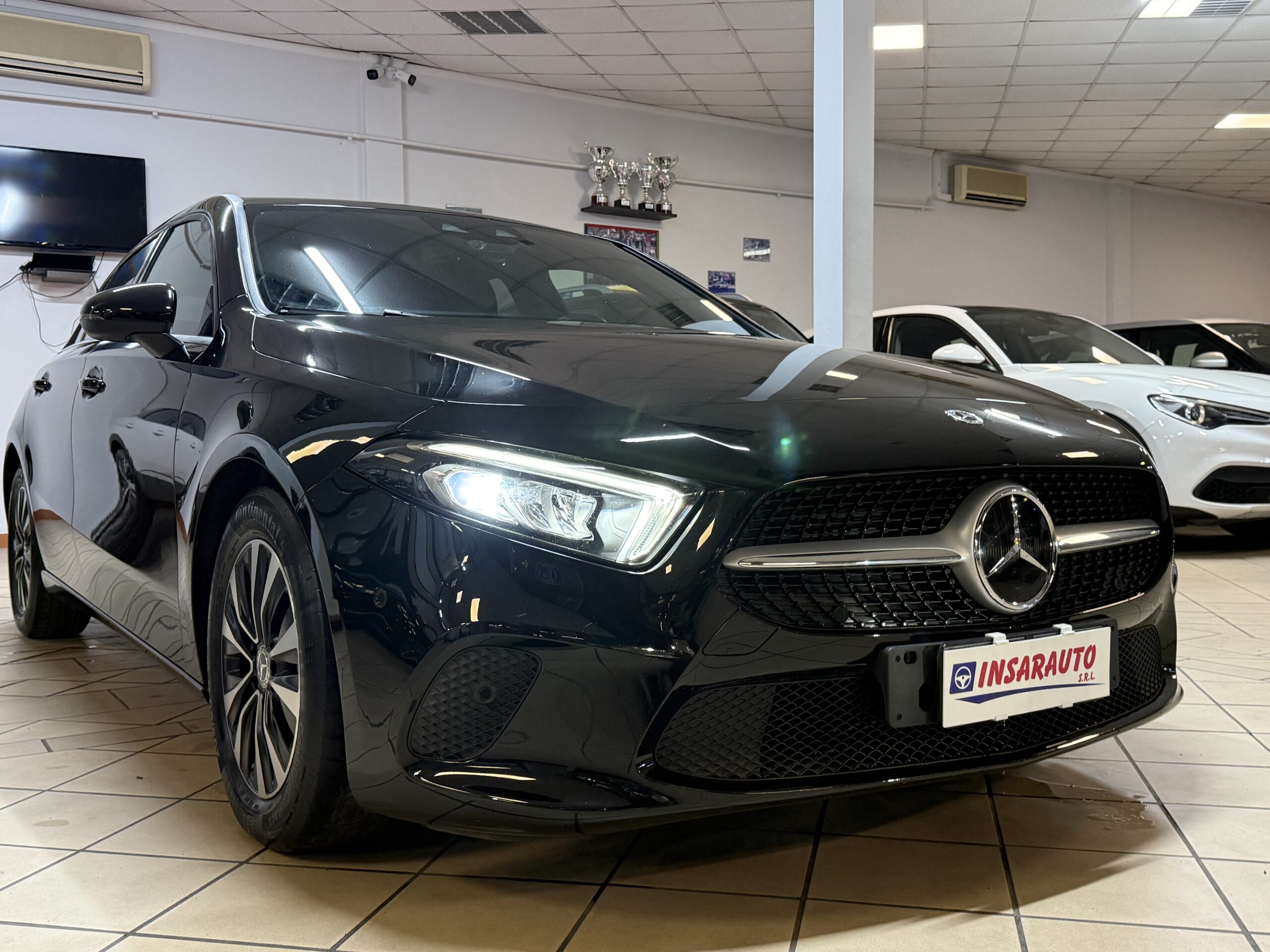 MERCEDES CLASSE A180d BUSINESS AUTOMATIC 2.0D 116CV XENO/PELLE/NAVI full