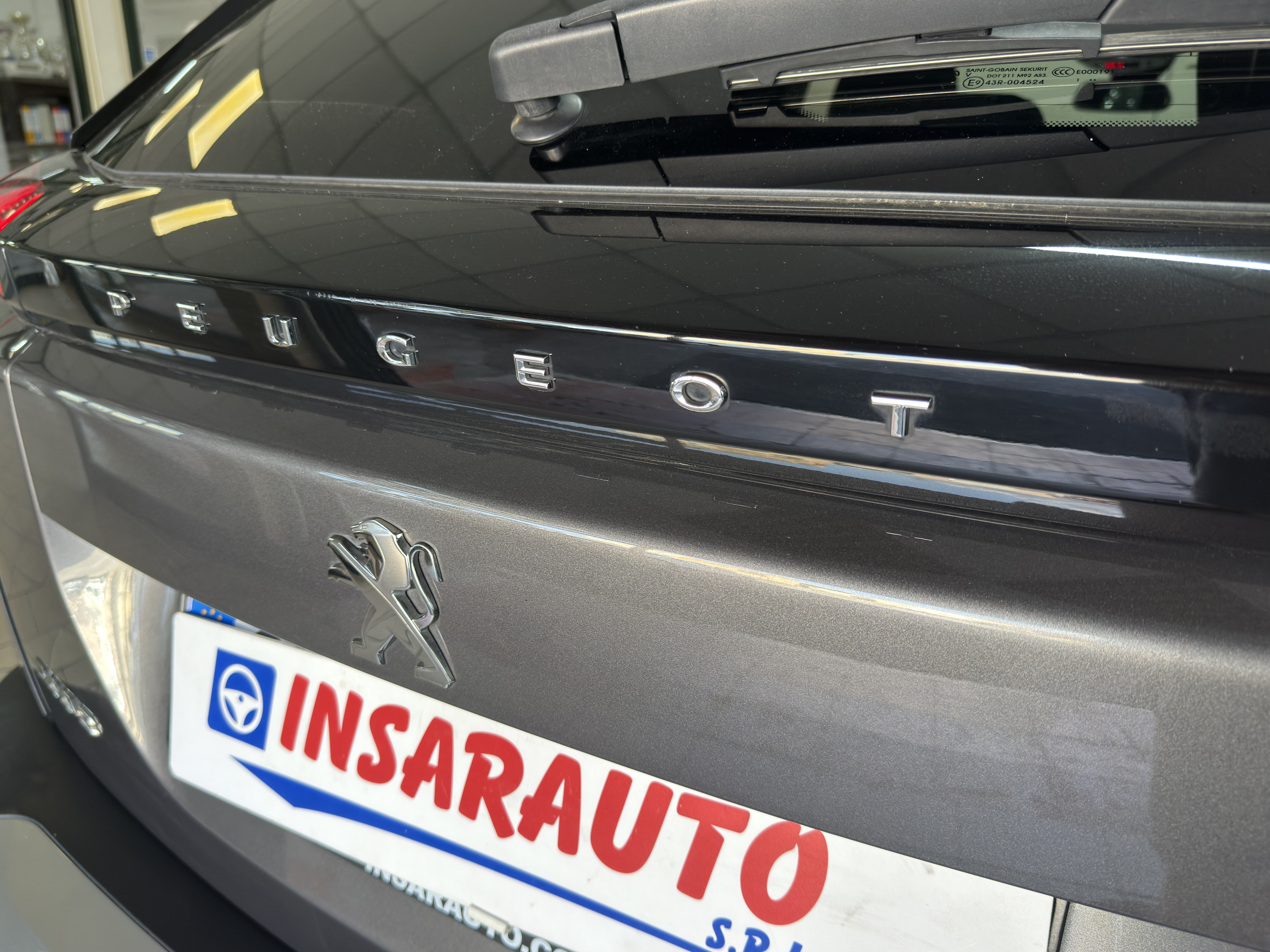 PEUGEOT 2008 CROSSOVER BLU&HDI 130 CV EAT8 S&S ALLURE AUT. MY 22 full