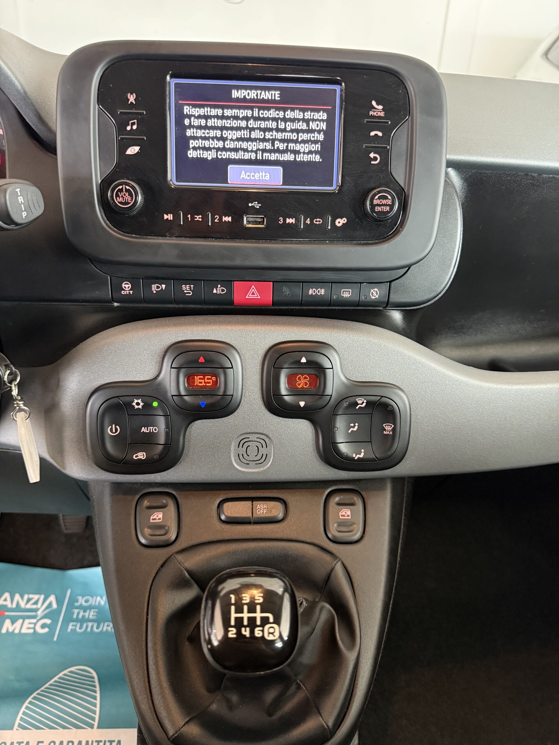 FIAT PANDA 1.0 FIREFLY HYBRID CITY LIFE MY23 full